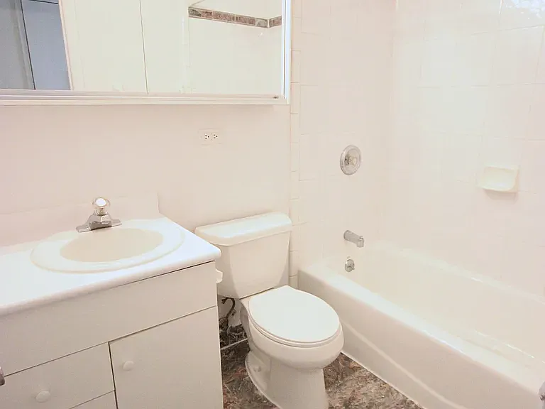 443 W 50th St #4E — Photo 10