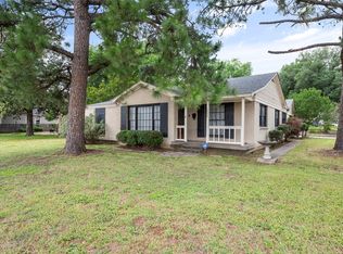 1225 N Sylvania Ave, Fort Worth, TX 76111