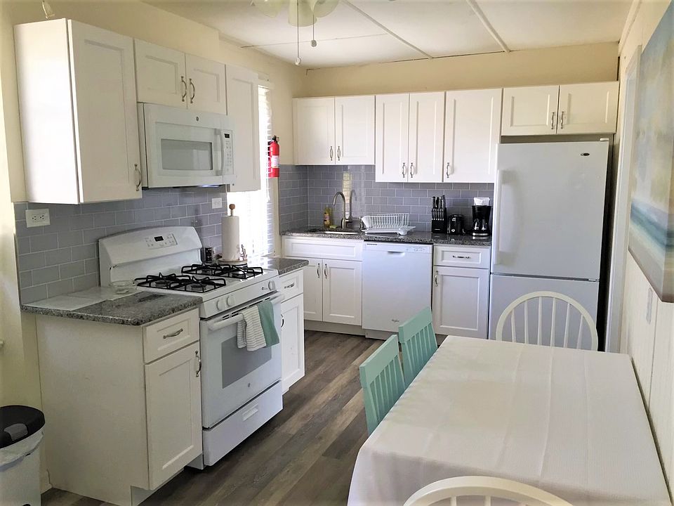 1st image of 215A Grant Ave #A