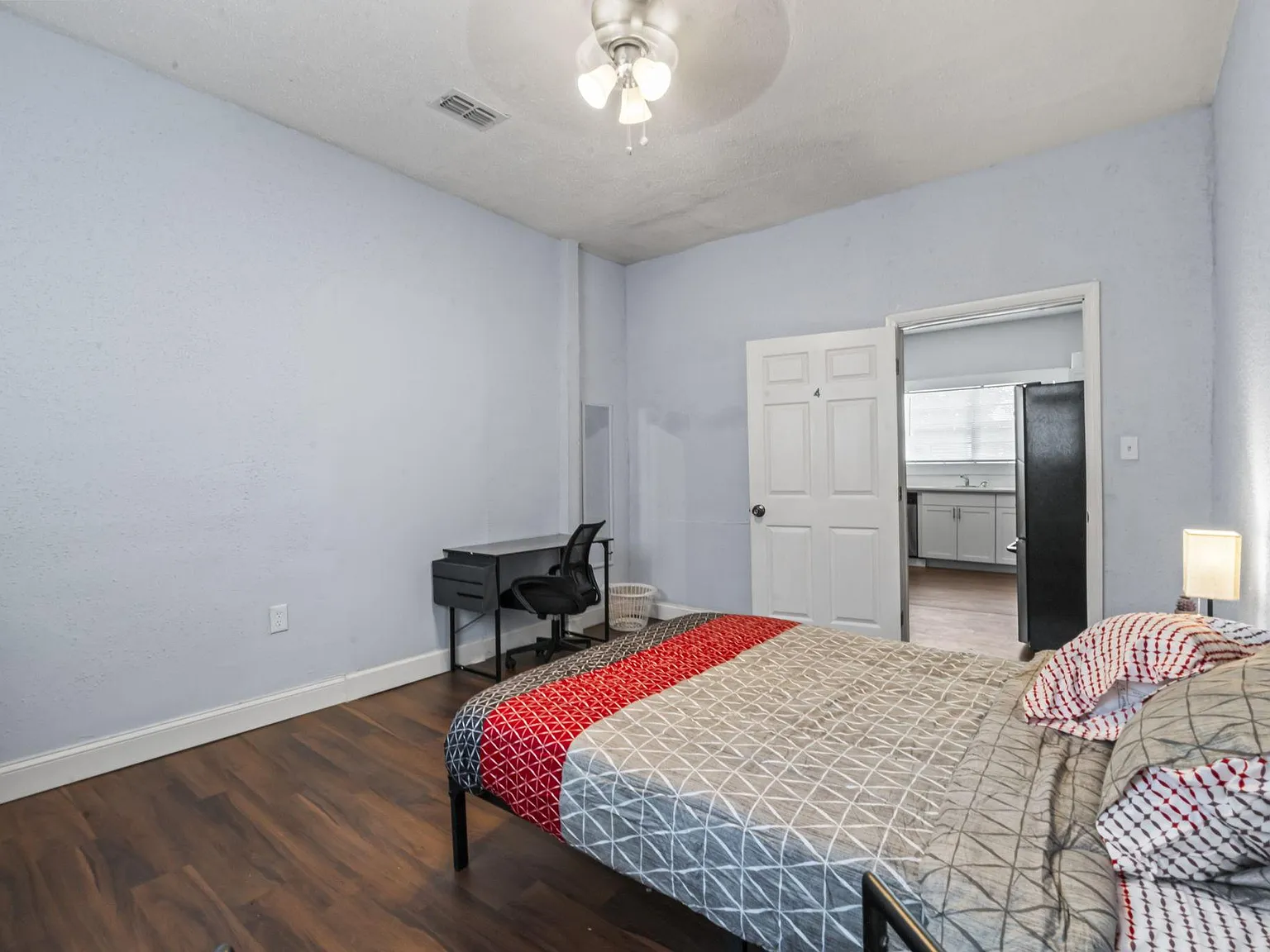 4 bed, 3.0 bath, 1750 sqft, $620 — Photo 3