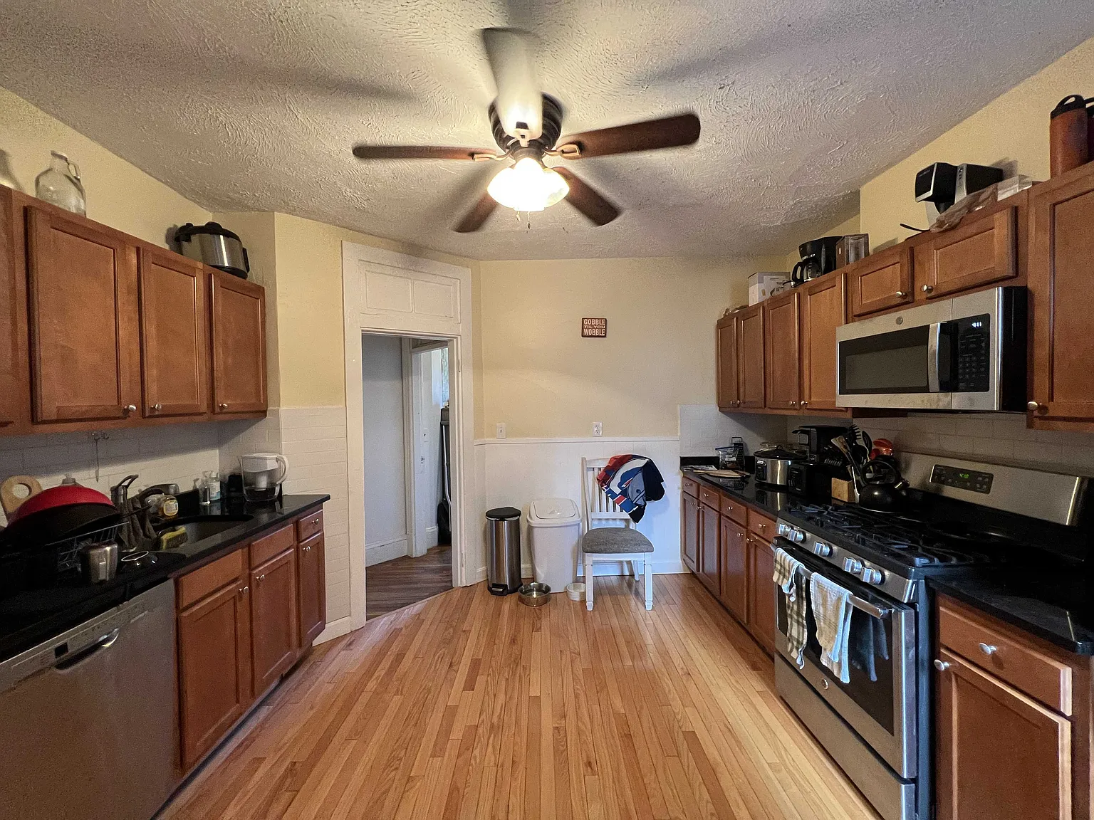 3 bed, $3,400 — Photo 2
