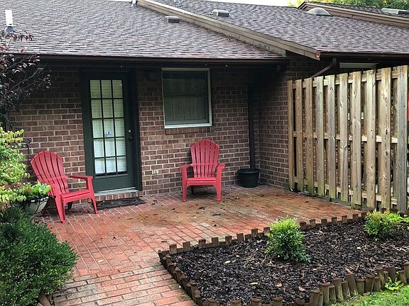3rd image of 272 Henderson Ct
