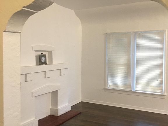 3rd image of 740 W 19th St #1