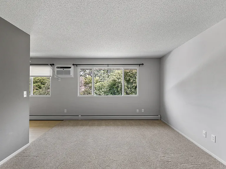 2720 Rosalyn Ct — Photo 36
