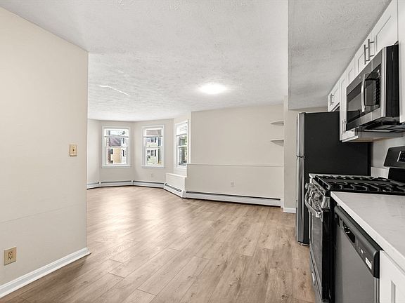 5th image of 204 Wilson St #204