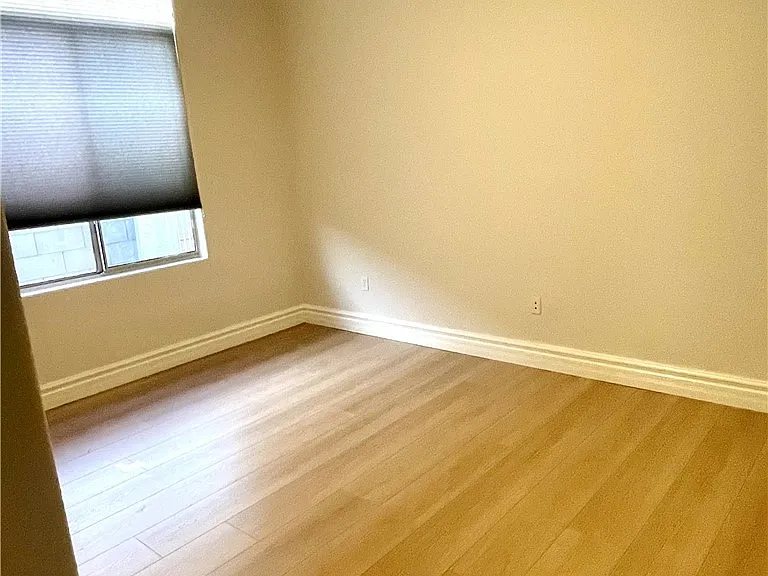 385 Apple River Ct — Photo 12