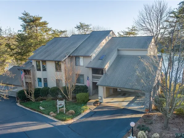 164B Mariners Point Ln, Hartfield, VA 23071