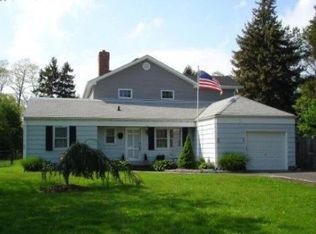 7 Bridge Rd, Setauket, NY 11733