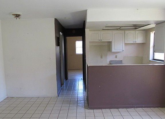 5th image of 225 Avondale Dr