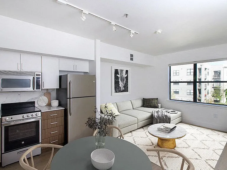 1801 L Street — Photo 2