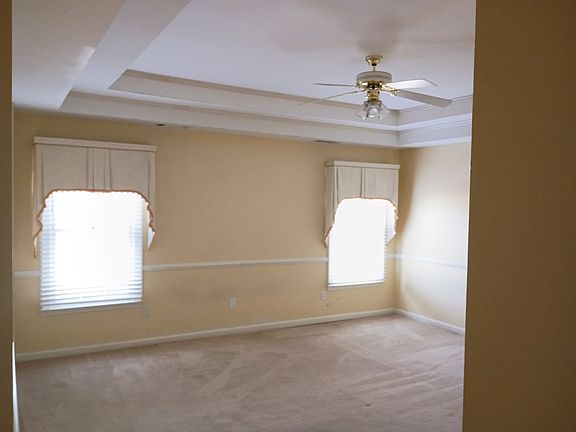 2nd image of 837 Woodberry Dr #2-1/2