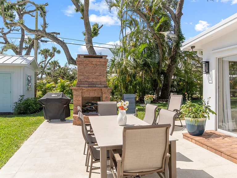594 Bougainvillea Ln — Photo 43