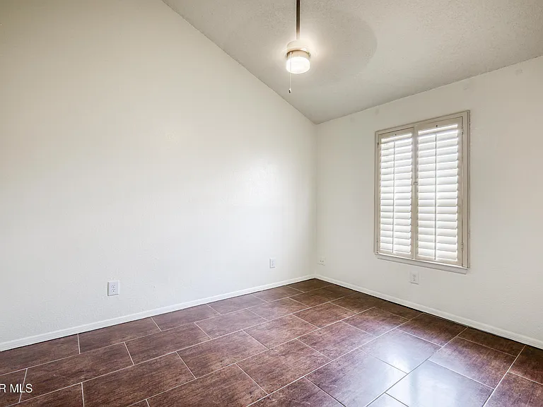 5733 Saplinas Rd — Photo 35
