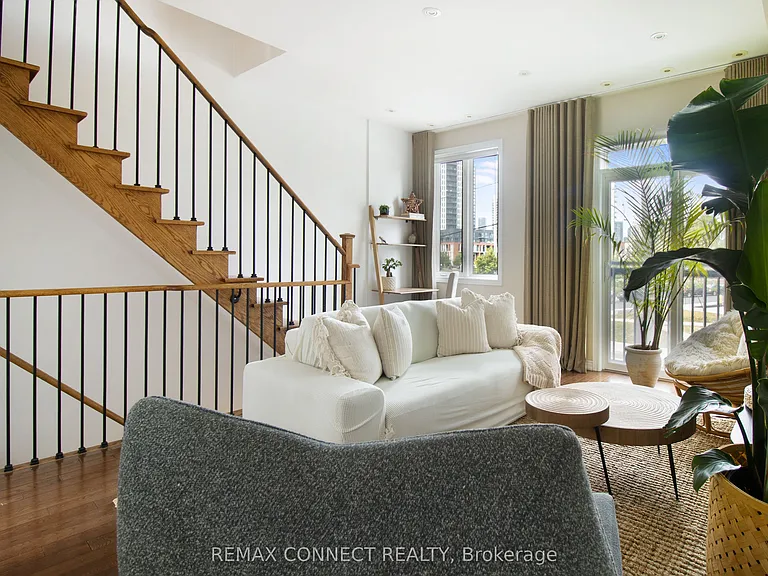 565 Shuter St — Photo 18