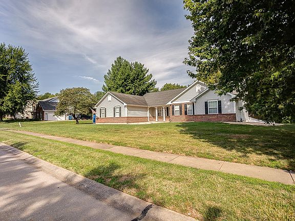 3rd image of 4239 Woodfield Pl