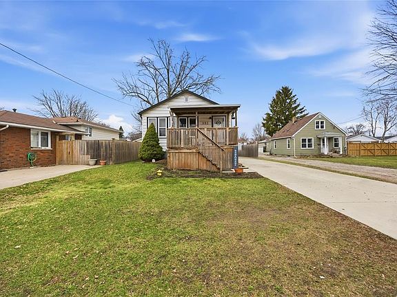 2nd image of 993 Murphy Rd