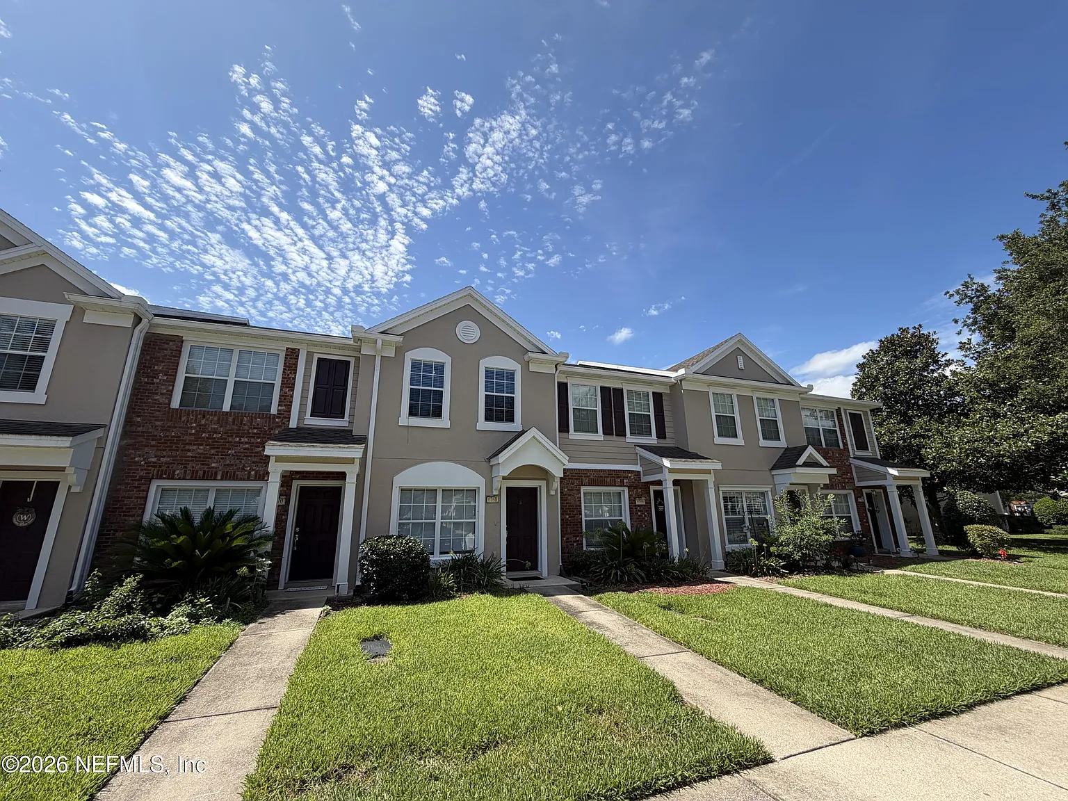 2 bed, 2.5 bath, 1248 sqft, $1,625 — Photo 2