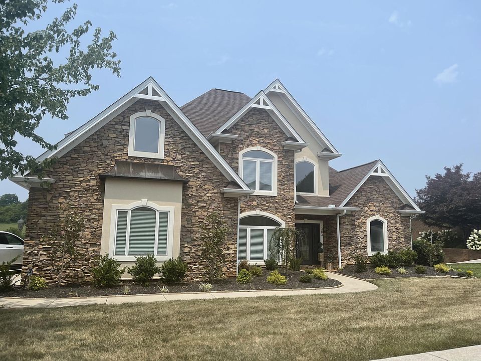 1st image of 303 Lochmere Dr