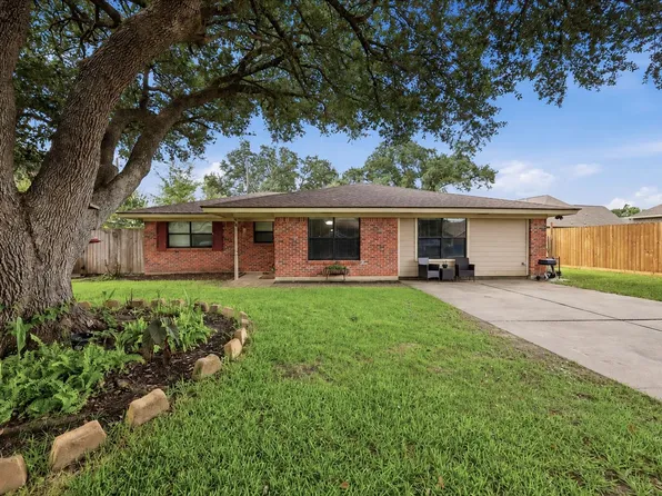 1199 Bernice Ln, Bridge City, TX 77611
