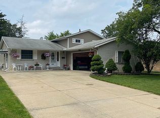 5406 Regency Dr, Parma, OH 44129