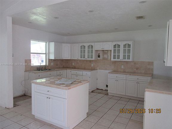 5th image of 18420sw129th Ave