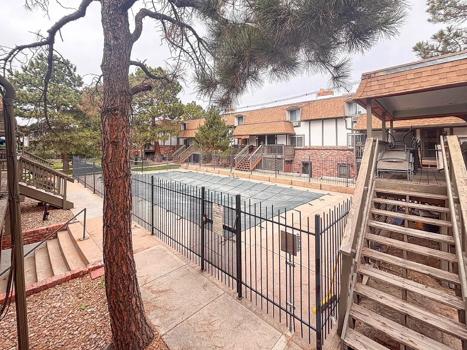 Convenient and Charming Townhome — Photo 3
