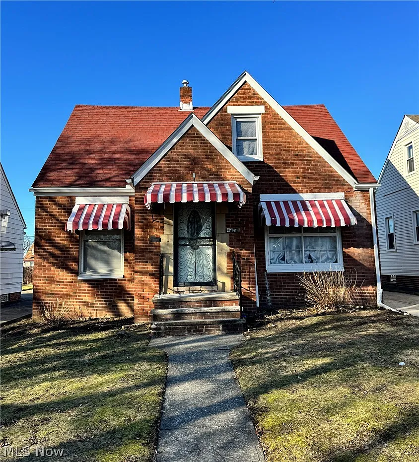 16301 Cloverside Ave photo 1
