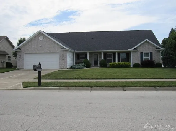 335 Mallard Ct, Brookville, OH 45309
