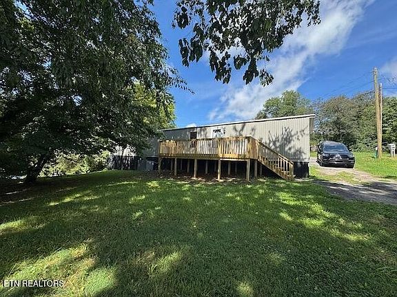 2nd image of 840 Kerr St