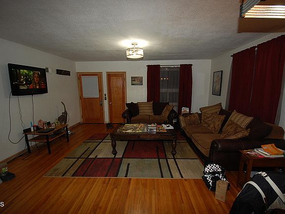 2nd image of 419 2nd Ave SE