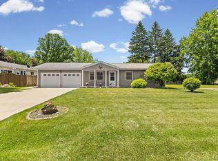 224 Kingsberry Ct, Blissfield, MI 49228