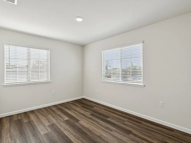 Astoria Place — Photo 33