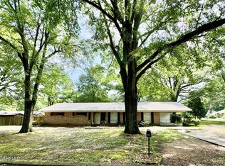 305 N Heard St, Senatobia, MS 38668