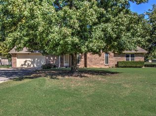 9187 S Misty Dr E, Claremore, OK 74019