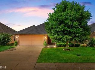 3930 White Lake Dr, Bossier City, LA 71111