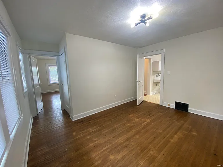 1407 S Washington St #B — Photo 10