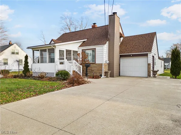 422 34th St SE, Canton, OH 44707