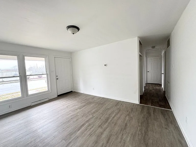 334 King St — Photo 8