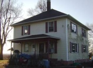 726 E 2300 North Rd, Moweaqua, IL 62550