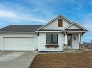 1523 Wildwood Dr, Lake City, MN 55041