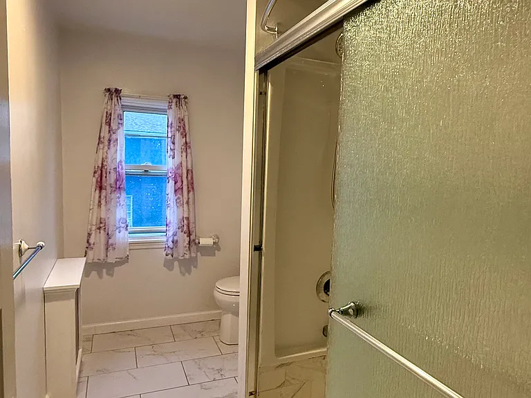 110 Florence Ct — Photo 15