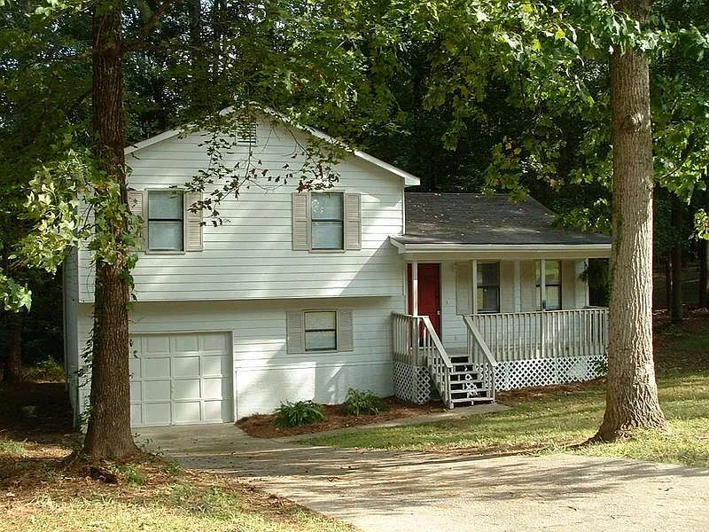 326 Mona Pl photo 1