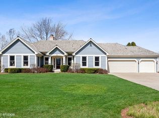 9 Shenandoah Ln, Hawthorn Woods, IL 60047