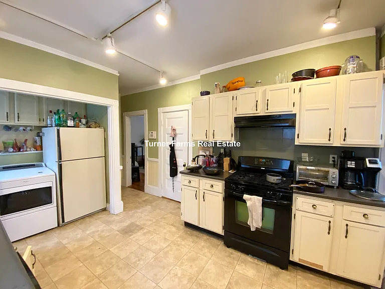 12 Oswald St #2A — Photo 7