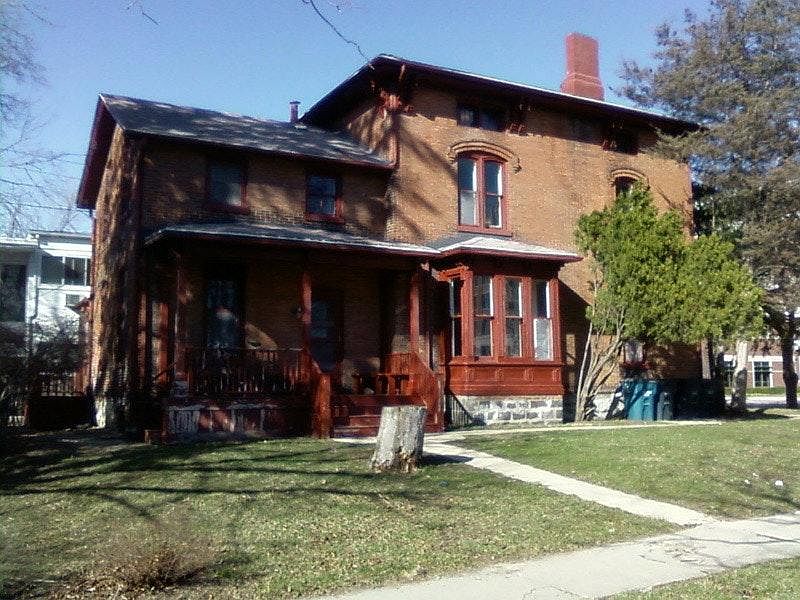 1st image of 9 Rooms At 530 S Division St