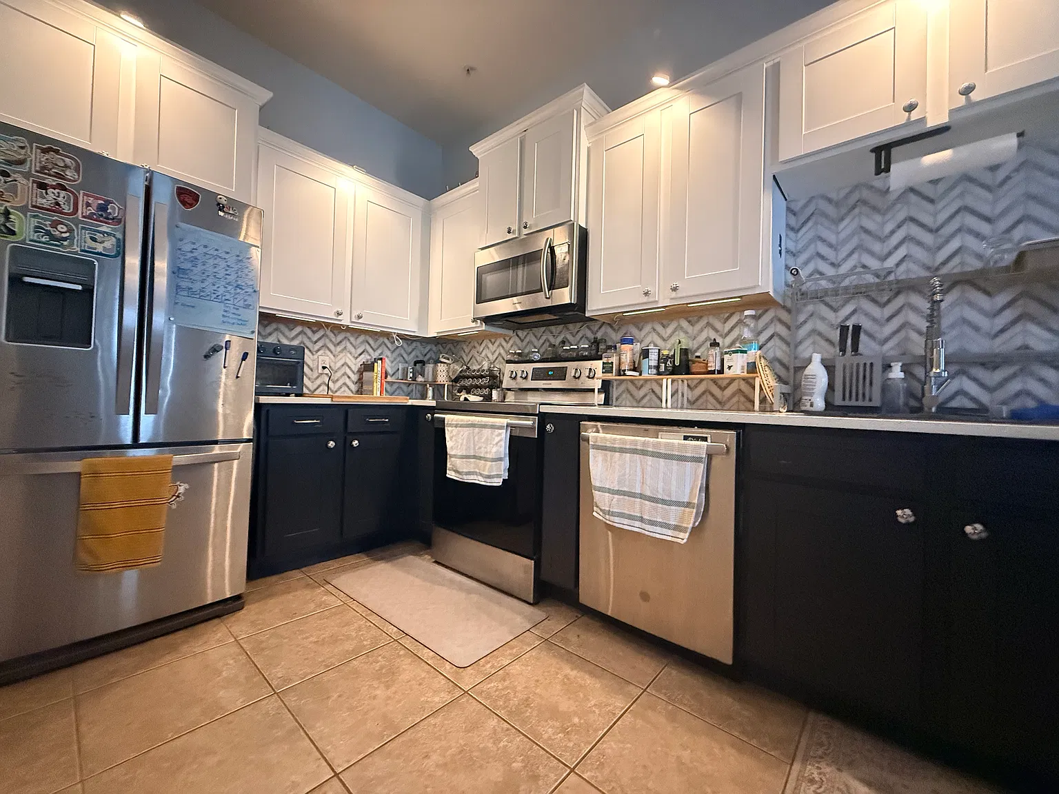 2 bed, 1216 sqft, $2,350 — Photo 3