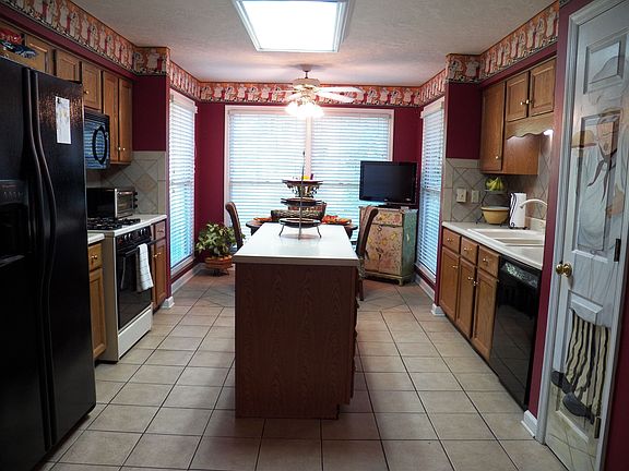 Kitchen with Large Island