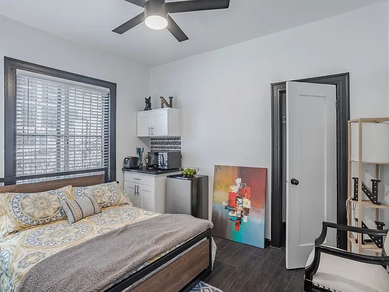 St. Moritz Apartments — Photo 3