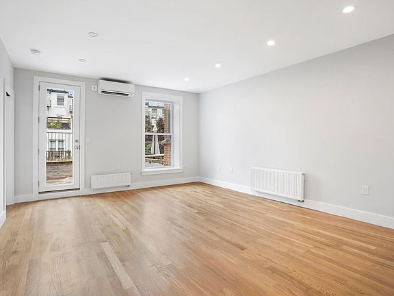 5th image of 136 Union St #1