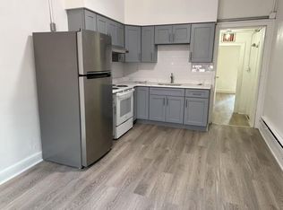 228 N 10th St FLOOR 2, Philadelphia, PA 19107